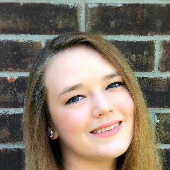 Meet your Posher, Kari - Picture 1 of 1